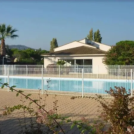 Le Du Golf Apartment *