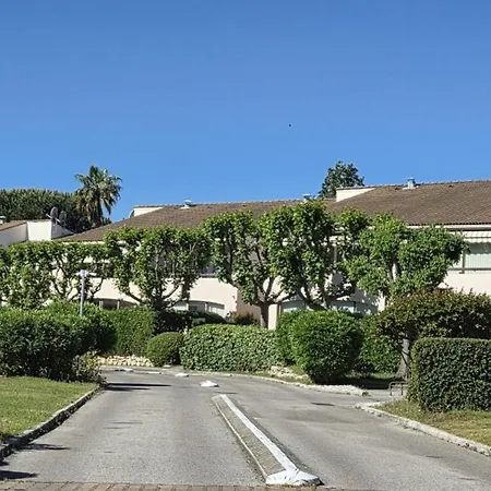 Le Du Golf Apartment *